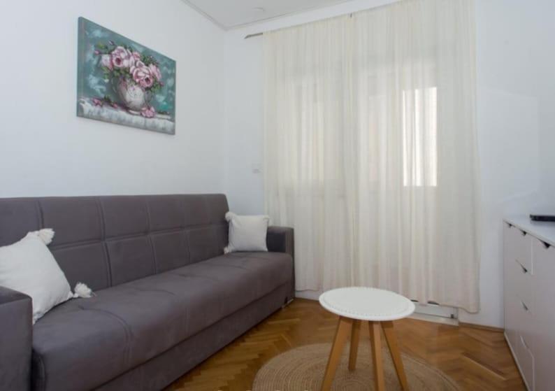 Michael Apartment Omis Bagian luar foto
