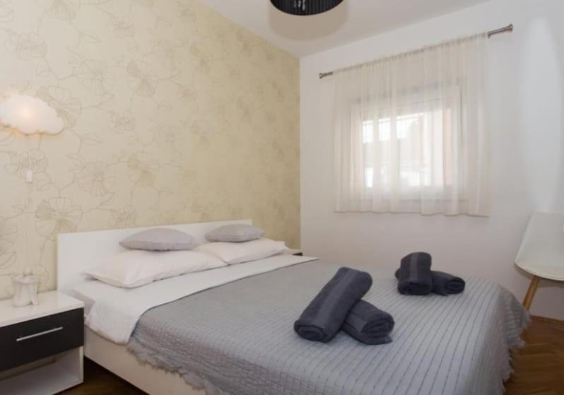 Michael Apartment Omis Bagian luar foto